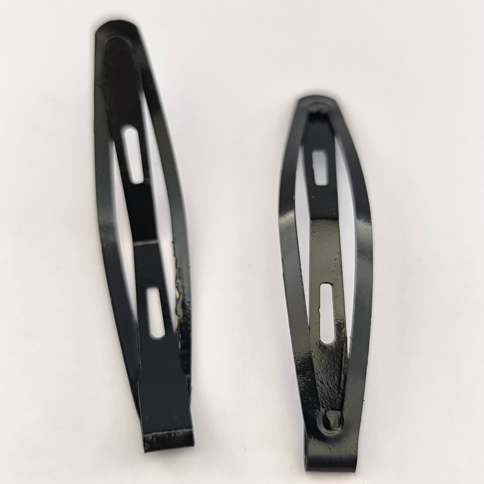 Trabas Metálicas Negras para Cabello – Set de 12 Unidades Pinzas Resistentes Mujer