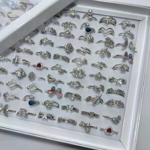 set-anillos-plateados-surtidos-expositor-100-piezas-cristales-mujer