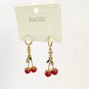 Aretes Colgantes Delgados Dorados con Diseño Frutal | Cereza, Fresa y Perlas Elegantes