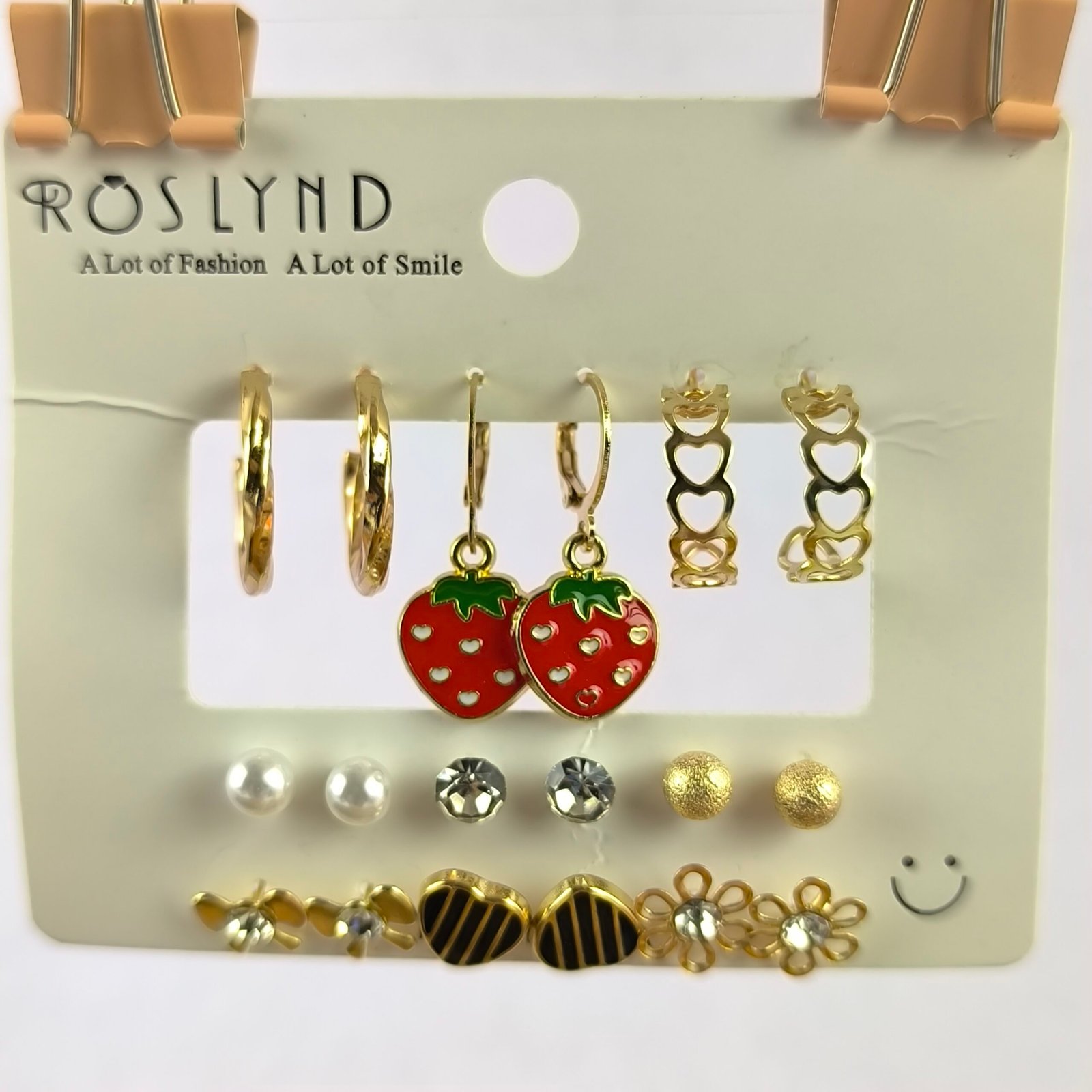 Set de Aretes 9 Pares Dorados con Diseños Variados | Argollas, Figuras y Detalles Elegantes - Image 3
