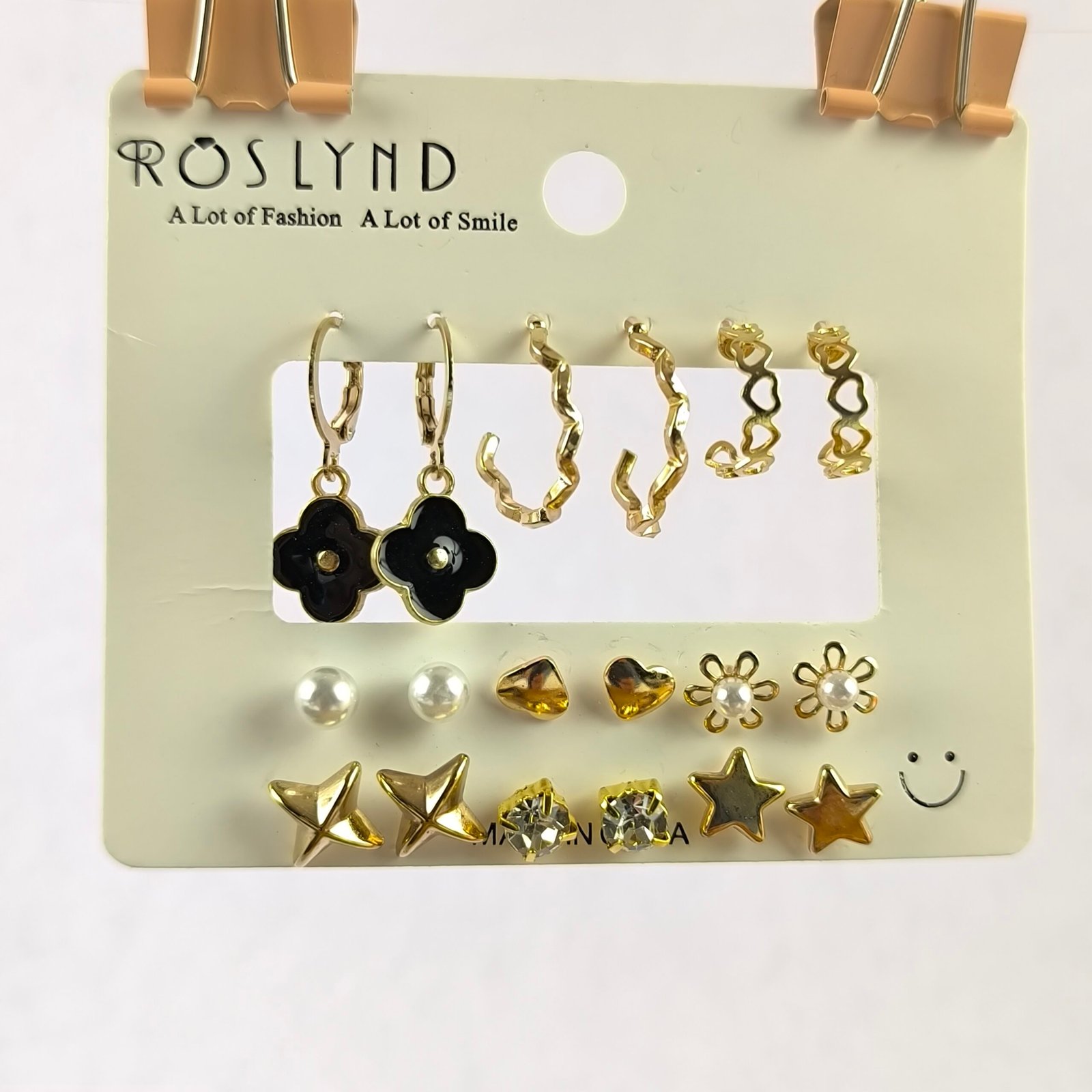 Set de Aretes 9 Pares Dorados con Diseños Variados | Argollas, Figuras y Detalles Elegantes - Image 5