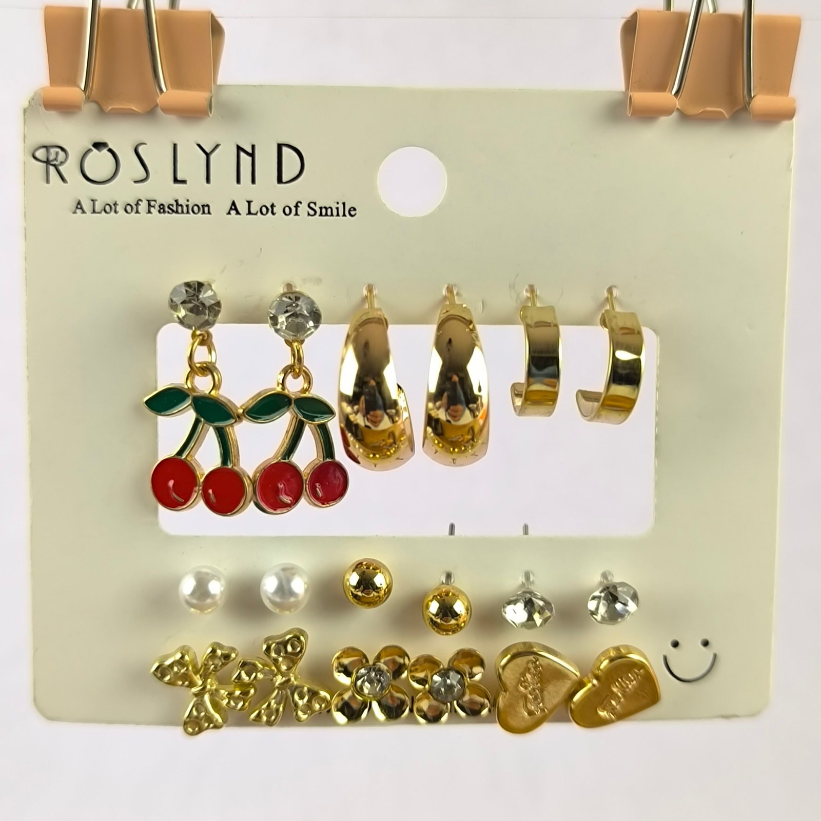 Set de Aretes 9 Pares Dorados con Diseños Variados | Argollas, Figuras y Detalles Elegantes - Image 6