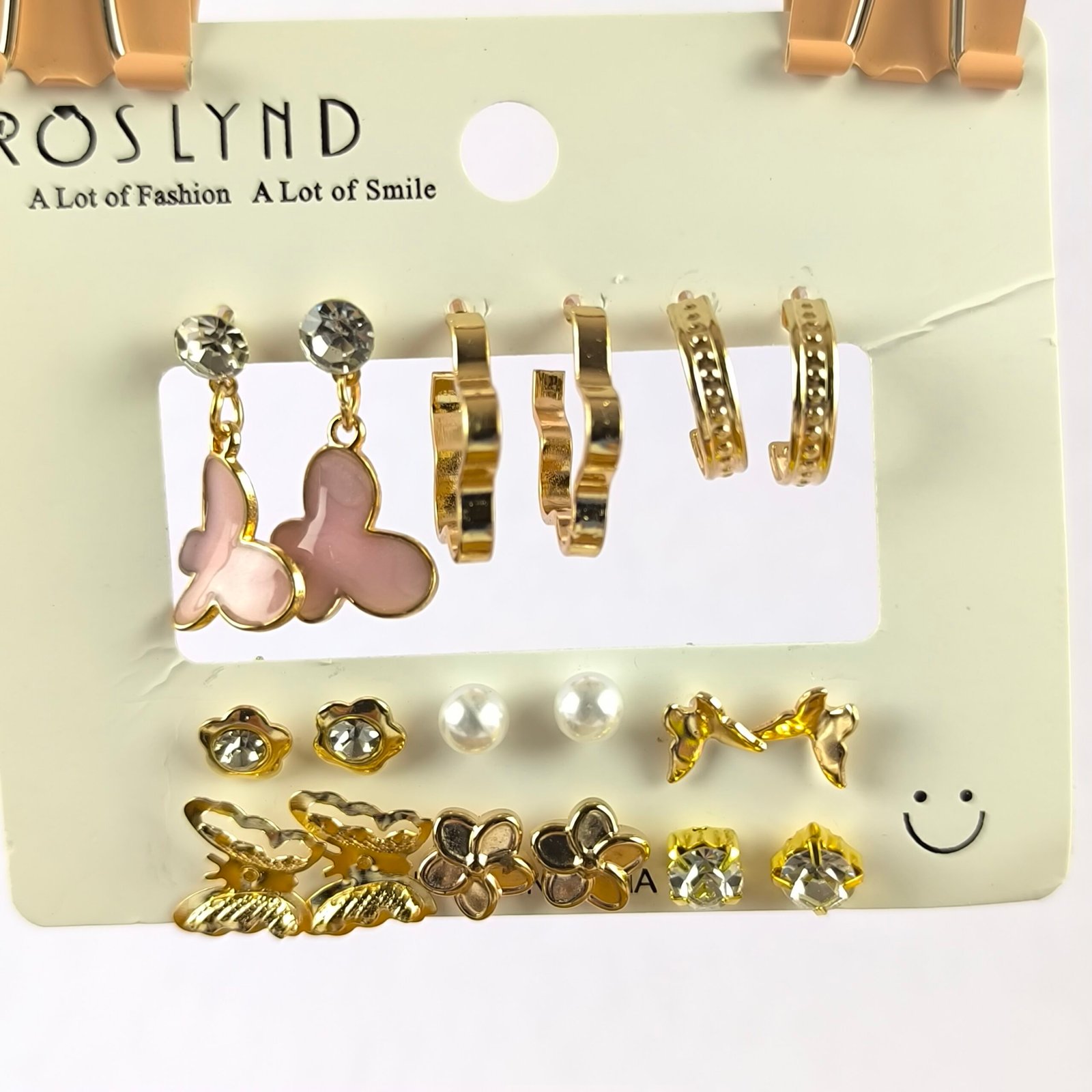 Set de Aretes 9 Pares Dorados con Diseños Variados | Argollas, Figuras y Detalles Elegantes