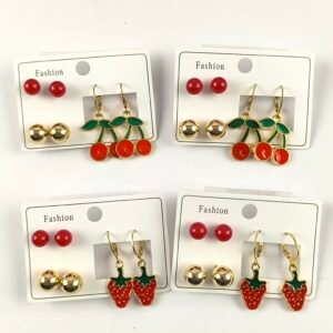 Set de Aretes Frutales con Aros y Perlas 3 Pares | Cereza y Fresa Dorado Elegante