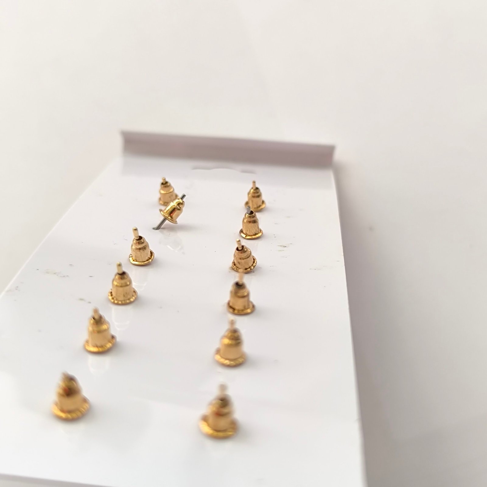 Set de Aretes Pequeños para Mujer 6 Pares | Diseño Floral y Corazones - Image 5