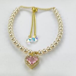 Pulseras Ajustables Tipo Perlas Doradas con Dijes Variados para Mujer – Pack 12 Unidades Surtidas