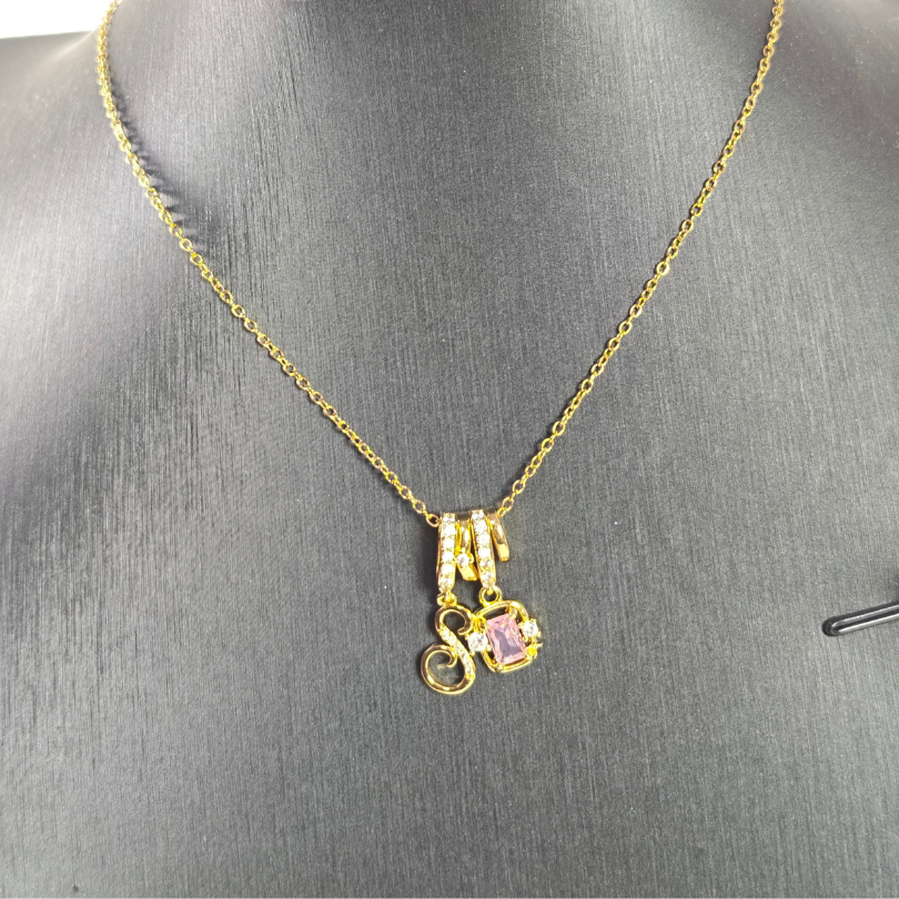 Collar Acero Inoxidable Dorado con Dije Triple Charms Zirconia — Mayor Bolivia - Image 10
