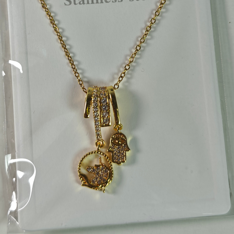Collar Acero Inoxidable Dorado con Dije Triple Charms Zirconia — Mayor Bolivia - Image 3